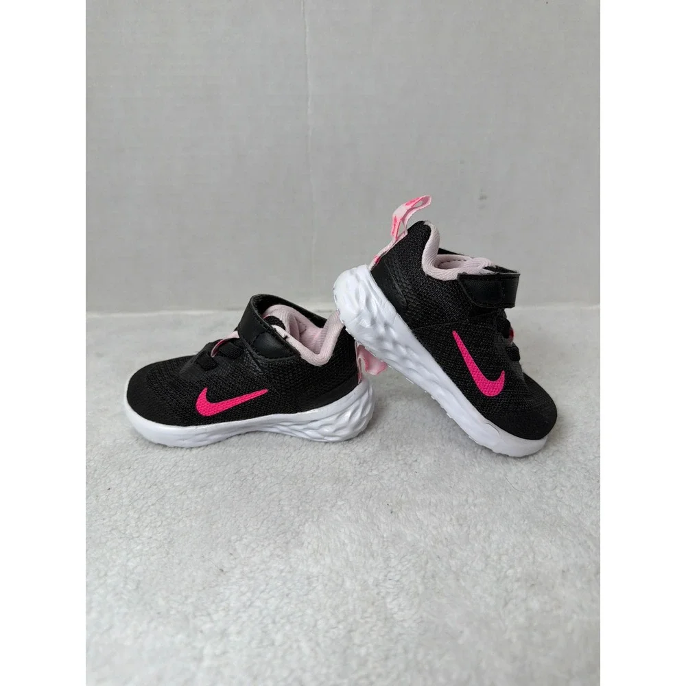 Nike Revolution 7 Hyper Pink Sneakers Kids 2C Black Pink DD1094-007